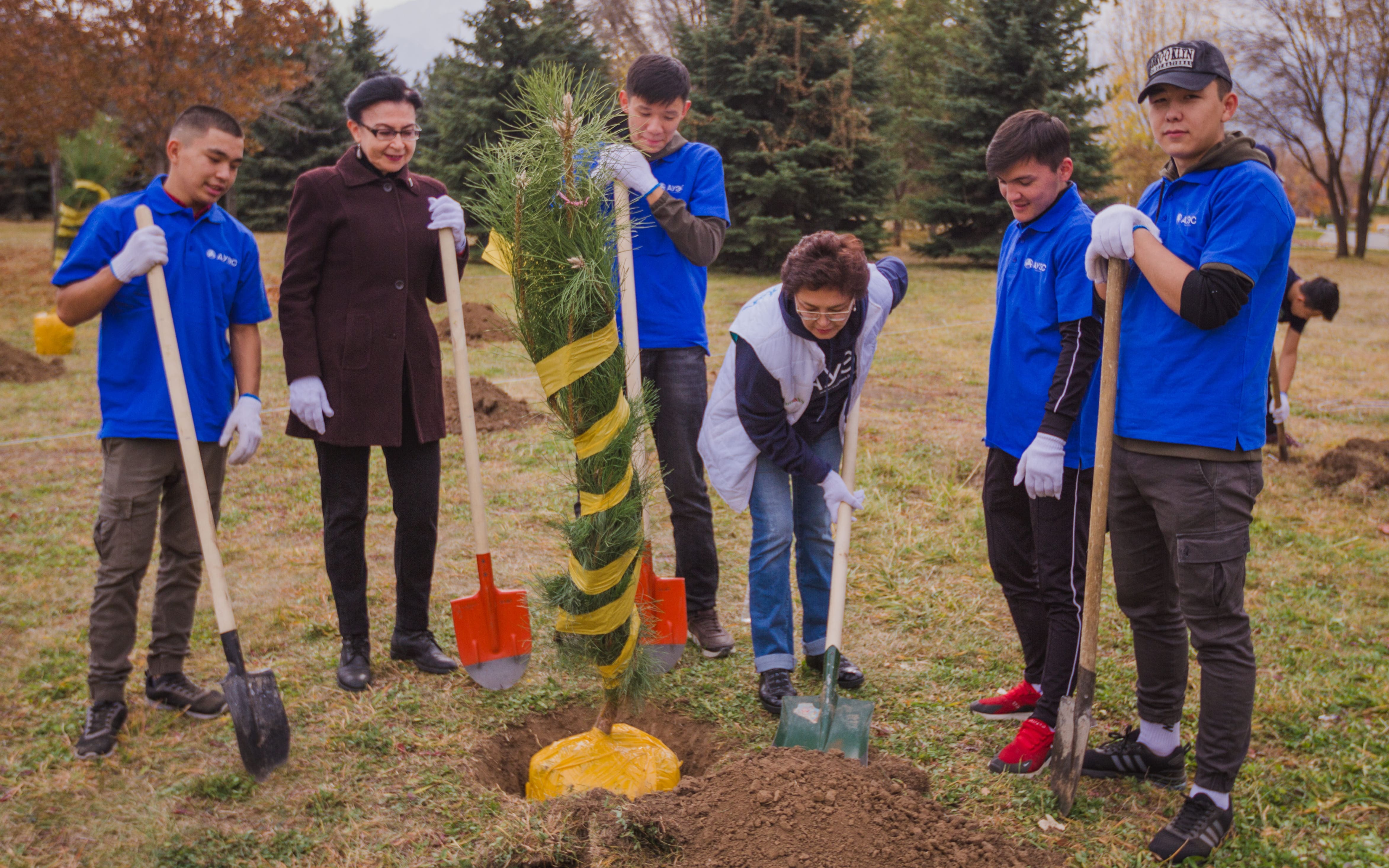 45 trees were planted in honor of the 45th anniversary of  AUPET named after Gumarbek. Daukeyev|23.10.20